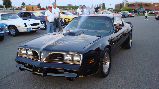 EMS Best Engine Award goes to Bill Hess & his incredible 77 Trans Am.