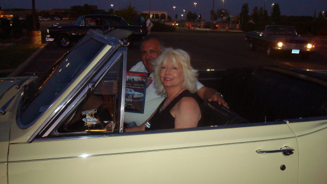 The Morinos win the Best Muscle Car prize for their great 65 GTO.