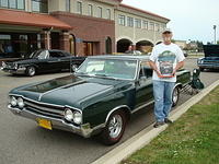 Paul Meray wins Cruisers Choice for his cool 65 Olds 442