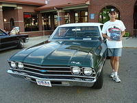 Dennis Rosko wins the Best Muscle Car prize