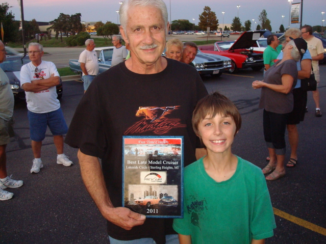 John Mazzara gets Best Late Model Cruiser award