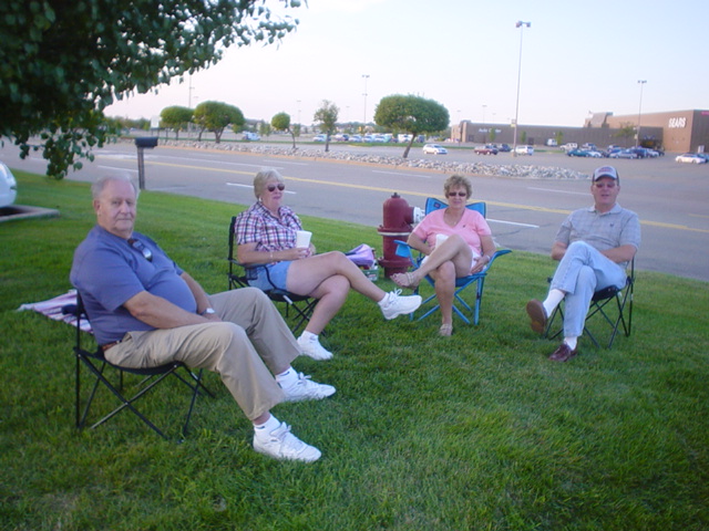 Here sits the Steak 'n' Shake gang!