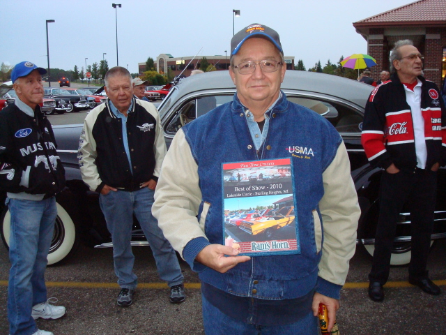 Ram's Horn best of Show is presented to Reg Mc Donald